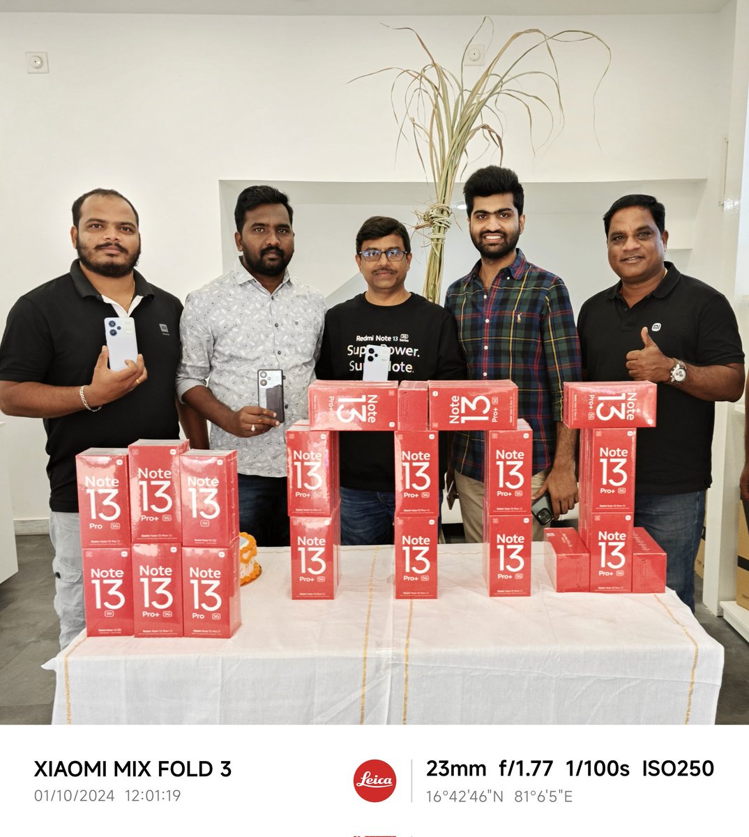 batchumalli's tweet photo. #Super Launch & meeting with our #Eluru #MiPartners ๐
Super happy to witness the love for brand Xiaomi & readiness of our partners to take the market by Strom with our #RedmiNote13 5G series โก
#Xiaomi โฅ๏ธ #EluruMarketVisit https://t.co/2gZaocTxB7