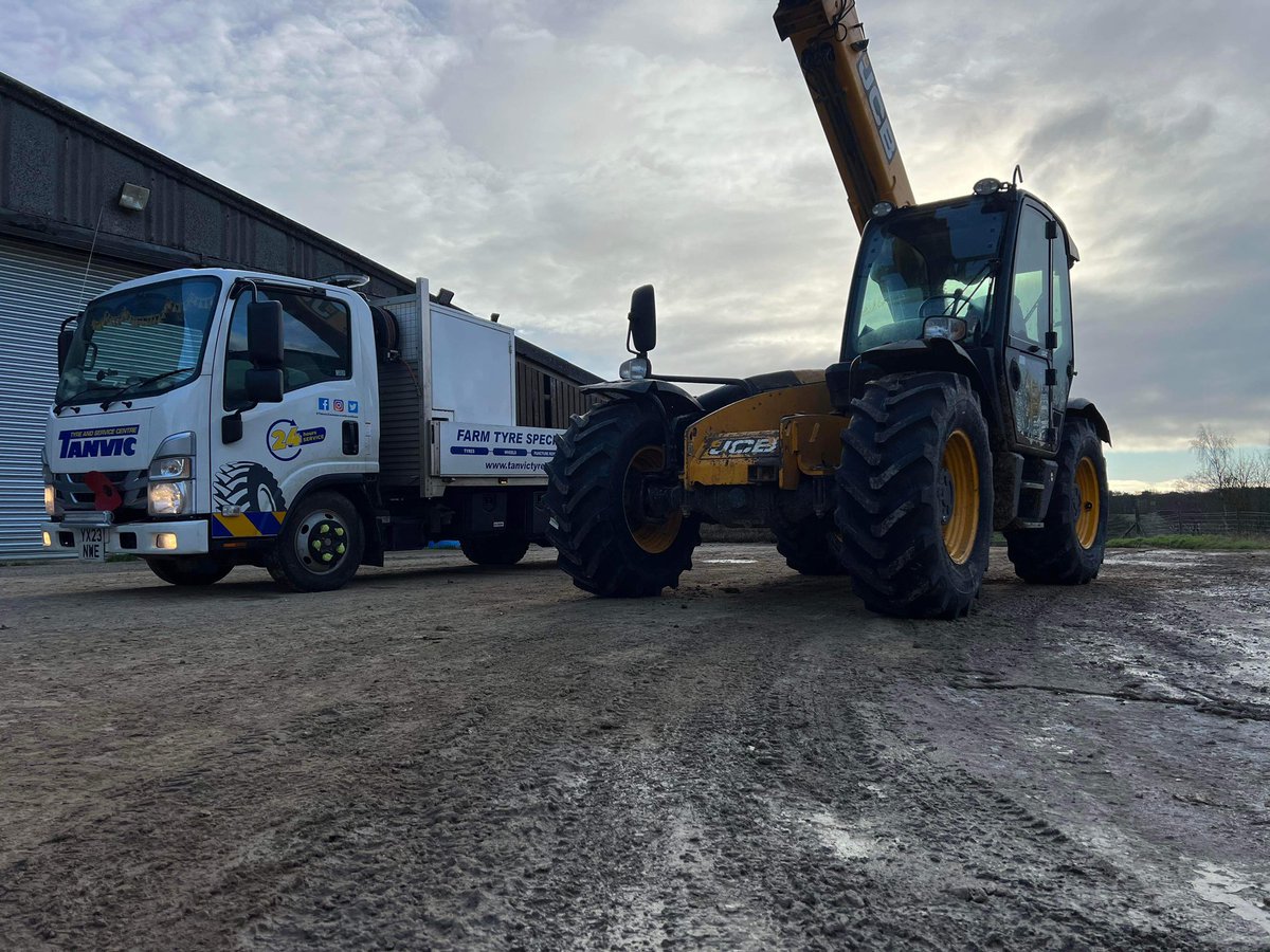 Set of Camso 460/70R24 TM R4 tyres fitted this afternoon #camso #tyre #tyres #farm #farms #farmer #crop #loader #Michelin #farming #agri #Agriculture #service #field #haulage #telehandler #yard #Tanvic #JCB #loading