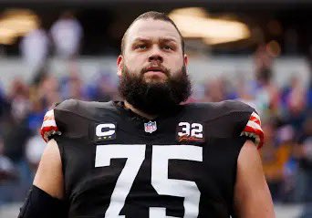 MoreForYou_CLE's tweet photo. #Browns DE Myles Garrett and LG Joel Bitonio were voted to the NFLPA All-Pro team which is voted exclusively by players only.

Massive respect earned from their peers. https://t.co/E4xNL029Er
