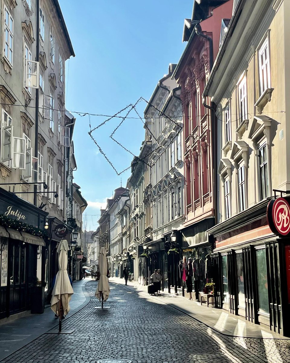visitljubljana's tweet photo. Ljubljana, the “loved one”. It is always nice to be back and stroll through the old town filled with cafes and bakeries. 😎
#visitljubljana #ljubljana #EBD2022 #EuropeanBestDestination
📸 Instagram user andrejloony82 https://t.co/lj5TNbwxpN