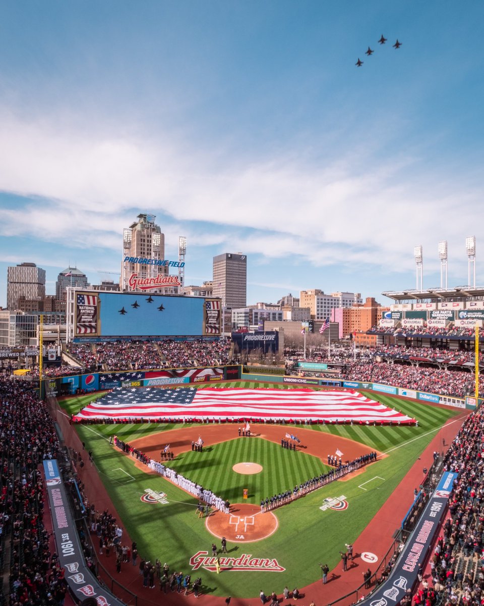 GabeWasylko's tweet photo. I’m excited to partner with @CleGuardians to give away (2) tickets to the afternoon session of Guards Fest on Jan. 20.

To enter:
1. Like AND share this post
2. Reply with who you’d take to this year’s event

A winner will be announced Jan. 11 at noon. Good luck! #ForTheLand https://t.co/EkctYMiV25
