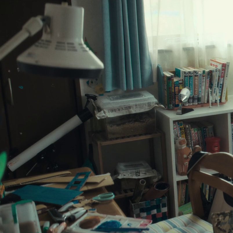 kaibtsujp's tweet photo. this is minato building the exact abandoned train wagon. like im crying this film makes me feel so much, he really treasures this place because this is where they can fleetingly "runaway" from the cold and distorted society. and for him to specifically utter these words + https://t.co/l8eGLge0YO
