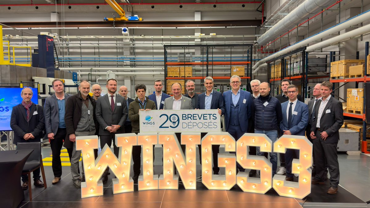 SafranAeroBoost's tweet photo. [#WINGS3 🛫] Ce mercredi 10 janvier 2024, @wborsus, Vice-Président et Ministre wallon de l’Économie ; Yves Delatte, CEO de @sonaca , et François Lepot, CEO de @SAFRAN Aero Boosters et leurs 17 partenaires ont donné le coup d’envoi de la troisième phase du Partenariat d’Innovation, baptisé WINGS (Walloon Innovations for Green Skies). 🇧🇪

Motivés par les résultats obtenus ces trois dernières années, ces partenaires du secteur aéronautique wallon ont renouvelé leur engagement pour tendre vers un avion bas carbone d’ici 2035 et atteindre la neutralité carbone en 2050. ✈

François Lepot, CEO de #Safran Aero Boosters : « une grande activité industrielle s’annonce pour le remplacement de la flotte aéronautique. Grâce à WINGS, la Wallonie s’inscrit dans le cadre européen et mondial de la décarbonation de l’aéronautique. Nous sommes en bon chemin avec 29 brevets déposés mais il reste beaucoup à faire. Je remercie le Gouvernement wallon qui soutient l’accélération et l’élargissement de la recherche en vue d’aboutir aux ruptures technologiques nécessaires. Nos prochains challenges seront la fabrication et les essais des prototypes et démonstrateurs basés sur ces technologies de rupture et leur intégration sur les moteurs. »

📰 Article complet ▶ https://t.co/84SLgQ4Dzr