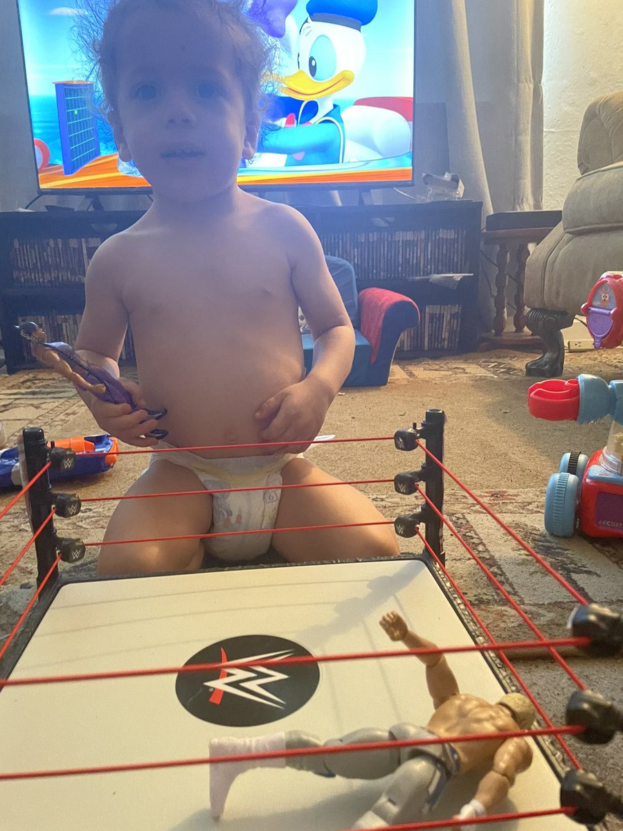 Dora_Lostmymap's tweet photo. My son’s out here having No DQ matches between @BiancaBelairWWE and @CodyRhodes 😂. #FavoriteChristmasGift @WWE https://t.co/jsd1I9thV0