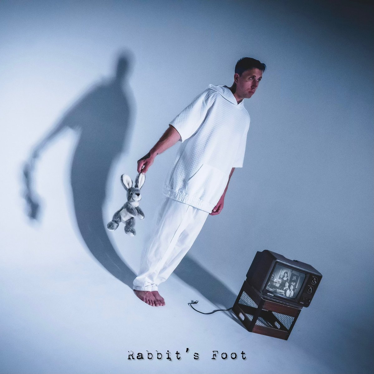 Rabbit’s Foot - a song about what shoulda been, woulda been, coulda been, drops on the final day of January

Song prod. <a href="/blvffnewyork/">blvff ブラフ</a> 
PreSave here: distrokid.com/hyperfollow/ni…