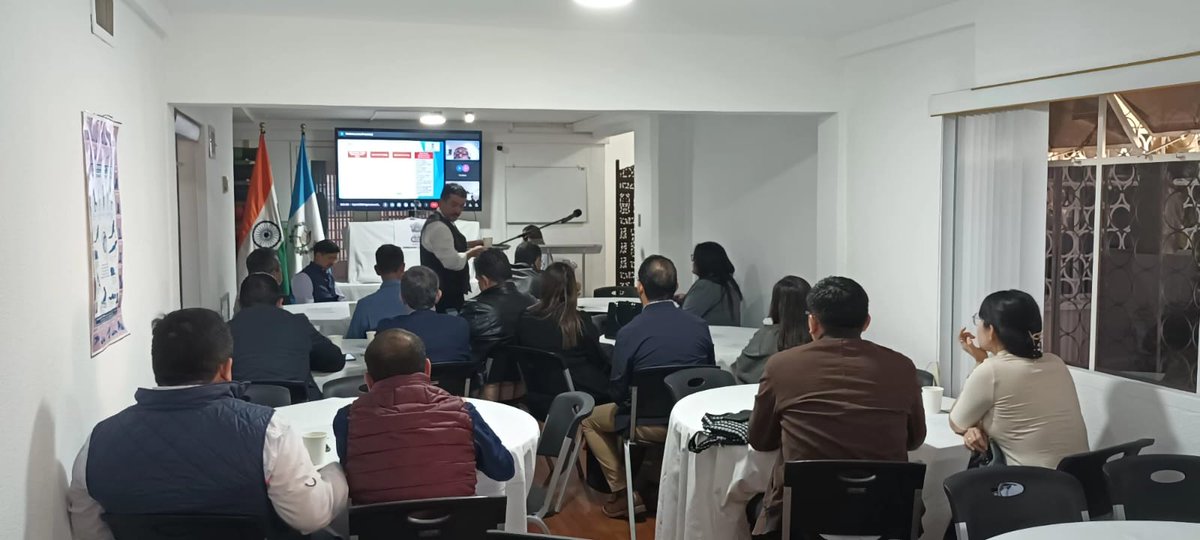 IndiaInGuate's tweet image. @indiainguate orchestrated a thriving BSM on agricultural machinery. 30 Guatemalan companies joined in person, while Indian companies via @eepcindia showcased virtually, seizing opportunities in the Central American market.

#InidaGuatemalatrade
#EEPC