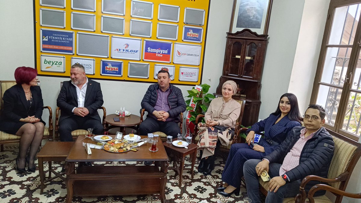 akiskenderun31's tweet photo. Hatay Gazeteciler Cemiyeti ziyaretimiz sonrasında Belediye Başkanımız Sn. M. Fatih Tosyalı ve AK Parti İskenderun İlçe Başkanımız Sn. Bülent Özer eşliğinde İskenderun Gazeteciler Cemiyeti’ni de ziyaret ettik. Basın mensubu arkadaşlarımızın gününü birkez daha kutluyoruz. https://t.co/Gzd3APM9tx