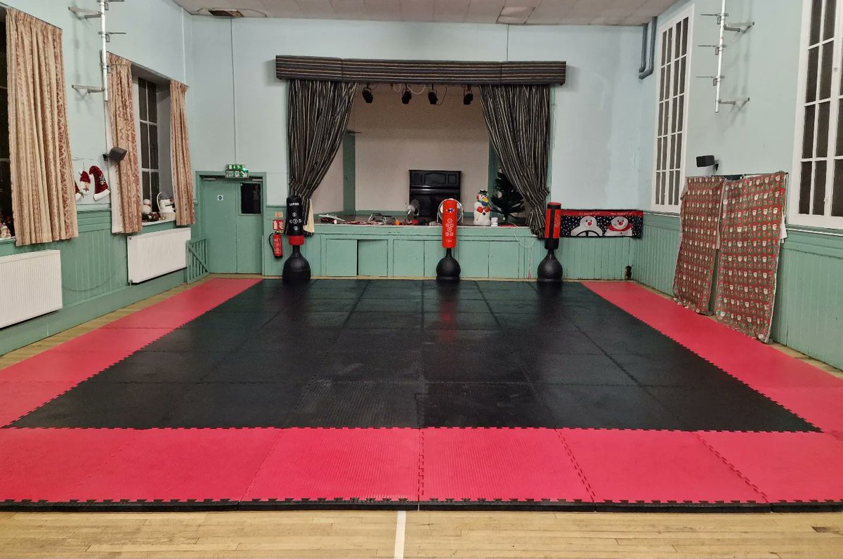 hapjitsumaa's tweet photo. Our training hall all clean and ready to go for tonight's classes
#hapjitsu #martialarts #selfdefence #dennistoun #glasgow https://t.co/OYaZ0nO1yc