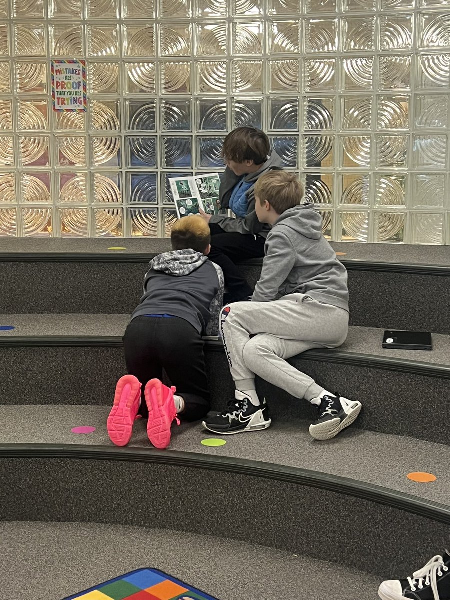 GREMediaCenter's tweet photo. When 3 fifth graders want the same book, they decide to read aloud to one another . ❤️📚 https://t.co/mDoohSCtuU