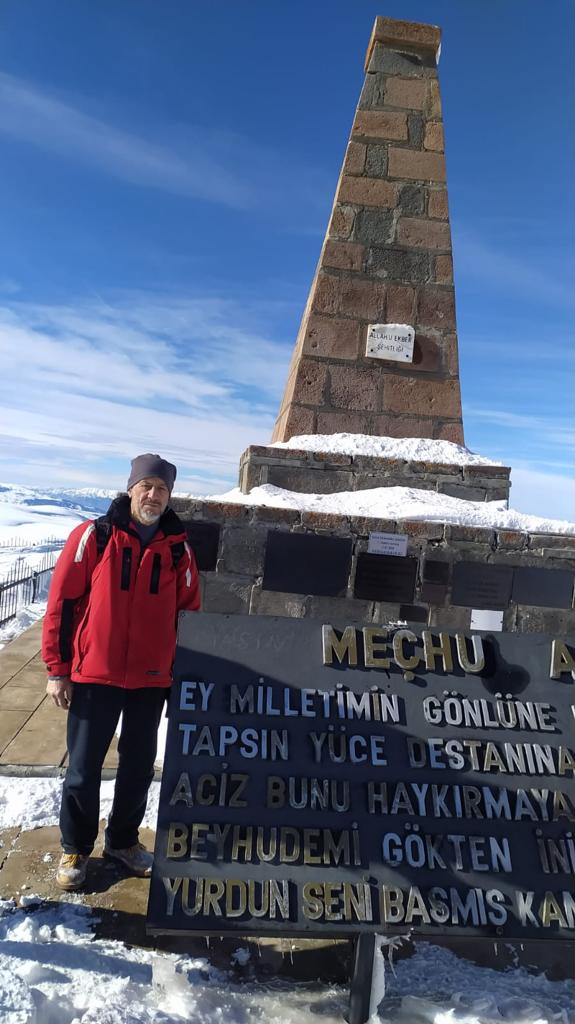 CANDAK18's tweet photo. Sarıkamış-Allahuekber Dağı(3180m) Şehitleri Anma Kış Tırmanışı Başarıyla Tamamlandı.
Sporcumuz Mustafa Kemal Karatatar başta olmak üzere, katılan sporcuları ve emeği geçenleri gönülden kutluyoruz. https://t.co/NLNOADGaRI