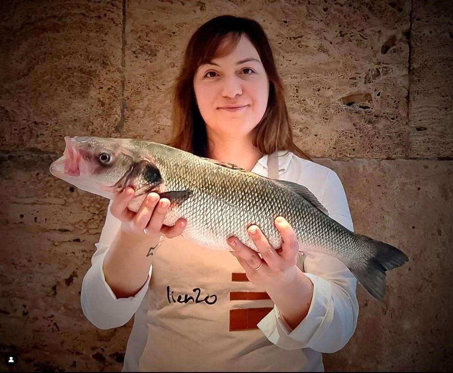 MujeresEnGastro's tweet photo. Ya conocemos a los tres finalistas al IV Premio Sostenibilidad @aquanariafish @madridfusion Alimentos de España 2024, y entre ellos está nuestra MEG @maryjsunshine de @LienzoVlc 

🏆 Comparte el pódium con @monty_cazuelas de @restababol y Vicente Guimera, de @LAnticMoli https://t.co/hkqhzIX3oz