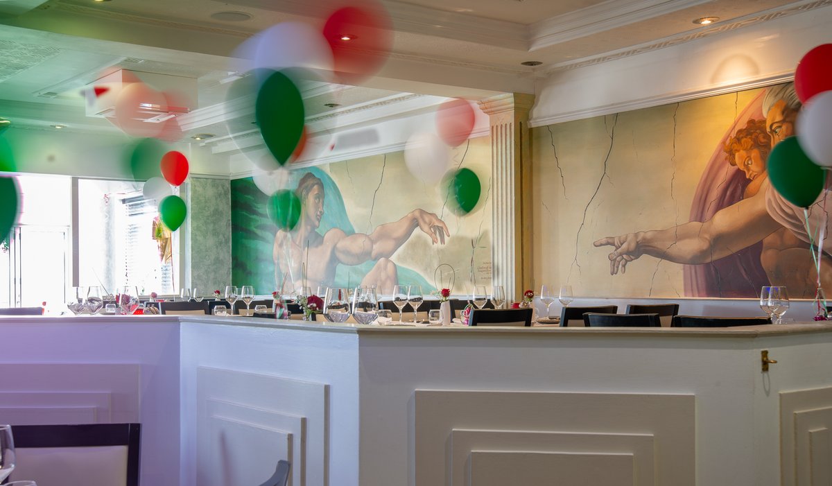 michelangelo_il's tweet photo. 🎉Celebrations at Il Michelangelo🎉

We're all about creating memorable experiences &amp; our dedicated team would love to curate a bespoke event for you!

Whether it's a birthday bash, an anniversary soiree, or the wedding of your dreams, we've got you covered!🍾

Call 01934 708342. https://t.co/A62T9E3fcq