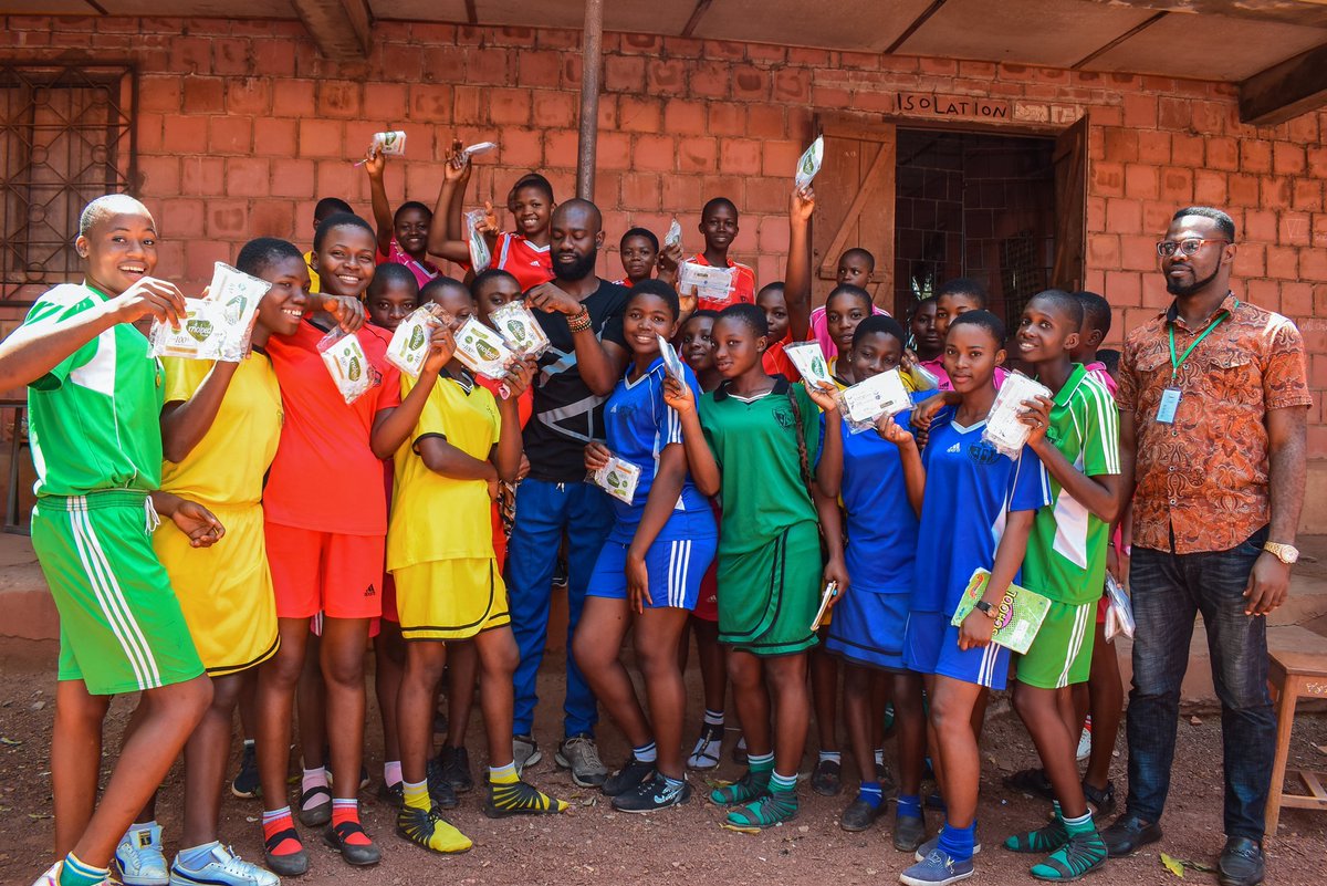 ogene_ogbodo's tweet photo. More Grateful 💕😘

10/366

Chìm Daalụ 

Dear All, in 2024, 
1. Invest in a child #education 🏫 📚
2. Donate to Pad a Girl
3. Invest in Teachers Motivation 🎒
4. Get involve in Developing your community &amp; attend  Umunna meeting
#Project5000Girls
#EducateAChild
#PadAGirl https://t.co/Bv4YlPBYXl