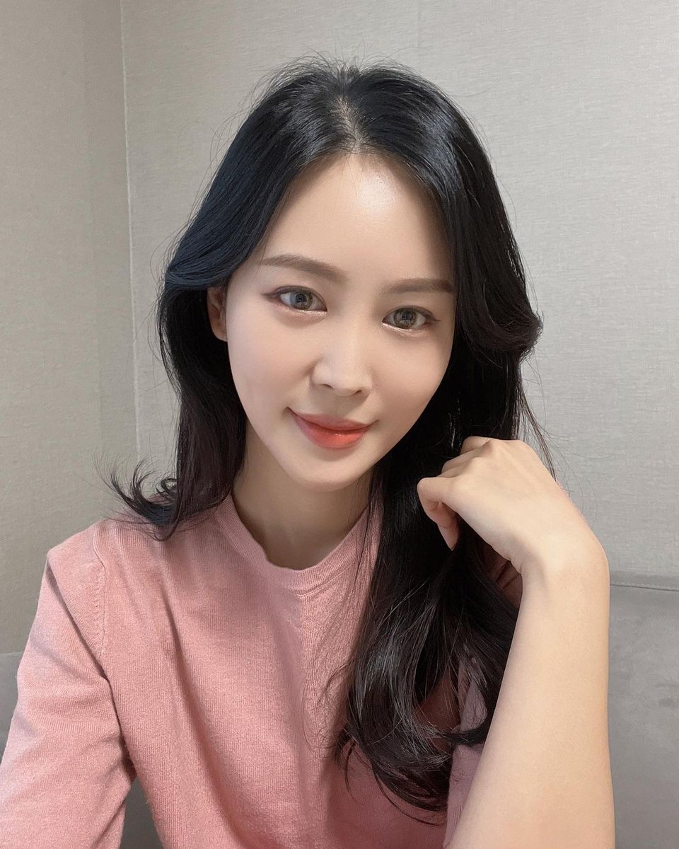 아마 나도 열살쯤 더 먹으면 난 의사 표현 할만큼 했다 인류의 미래는 젊은 당신들 손에... 하고 드라마 틀어놓고 꽃 자수 놓으면서 강건너 불구경이나 할지도 모르겠음