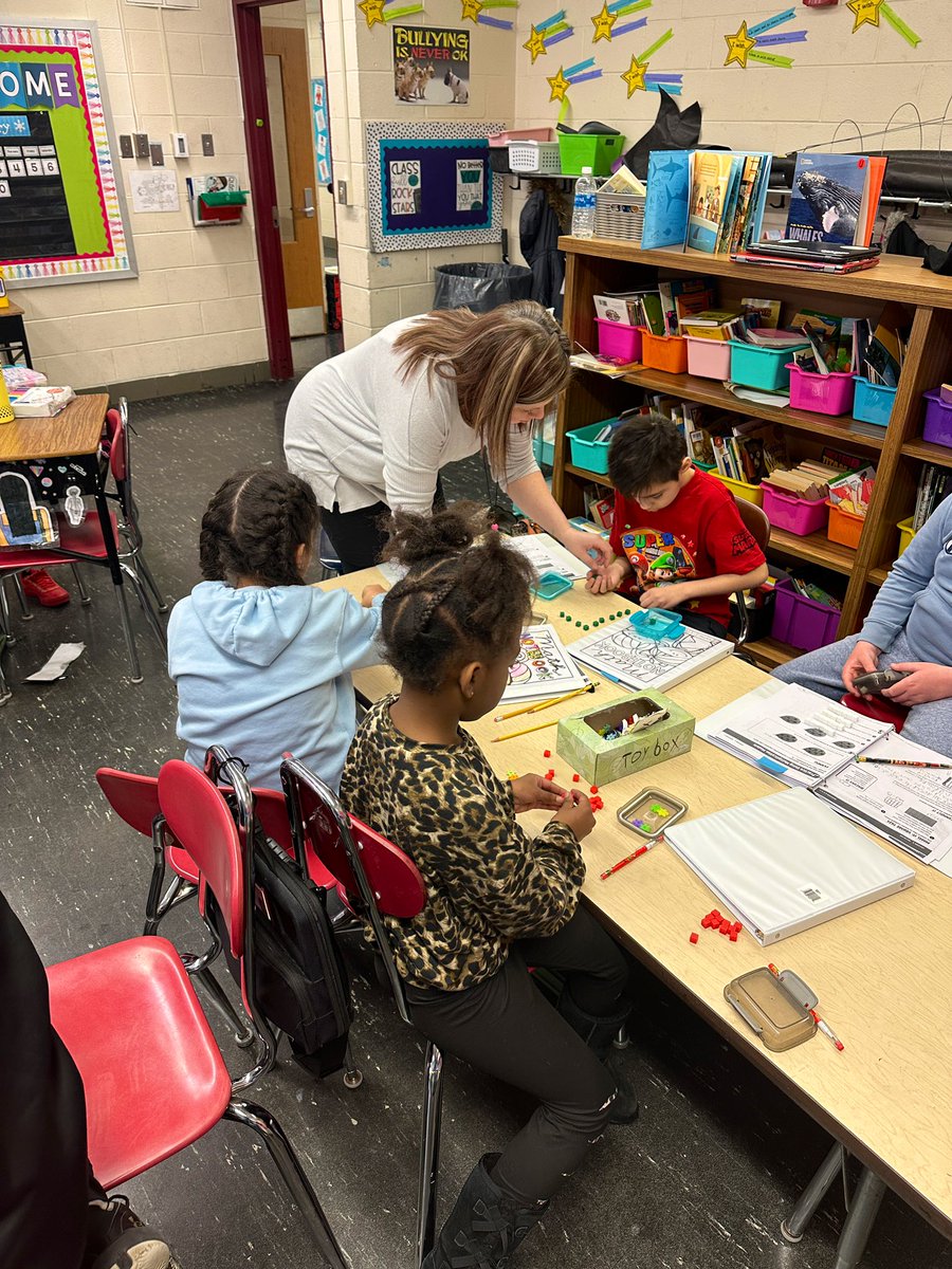 MrsTheres's tweet image. Modeling multiplication during our @iReady lesson with @mrs_shue #d109Pride