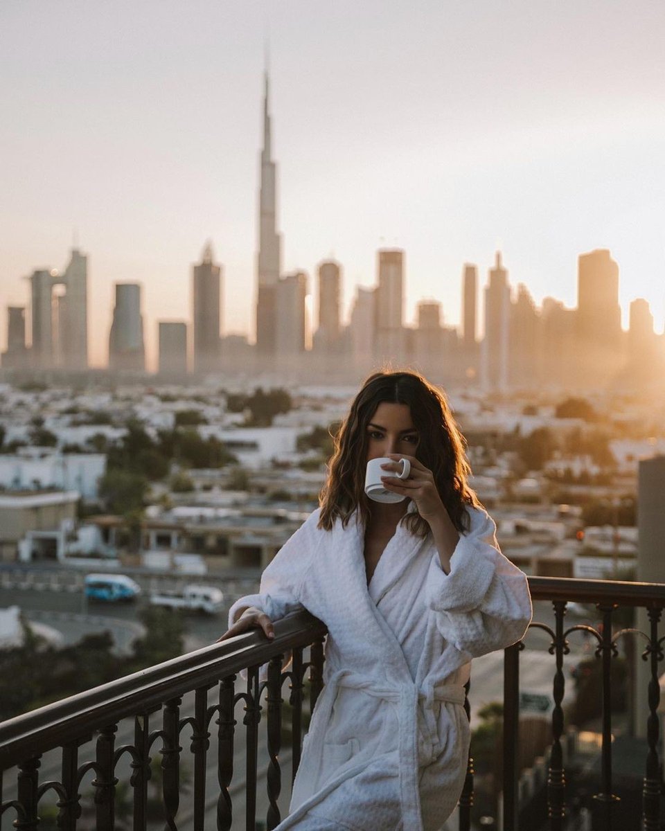 FSDubai's tweet image. Cozy spirits only. #WakeUpWithFS to the crisp morning air and a steaming coffee. See how an exciting day unfolds at @fsdubai. ☀️ 

Photo by: @alexandrapereira
#FourSeasons #FSDubai #MyDubai