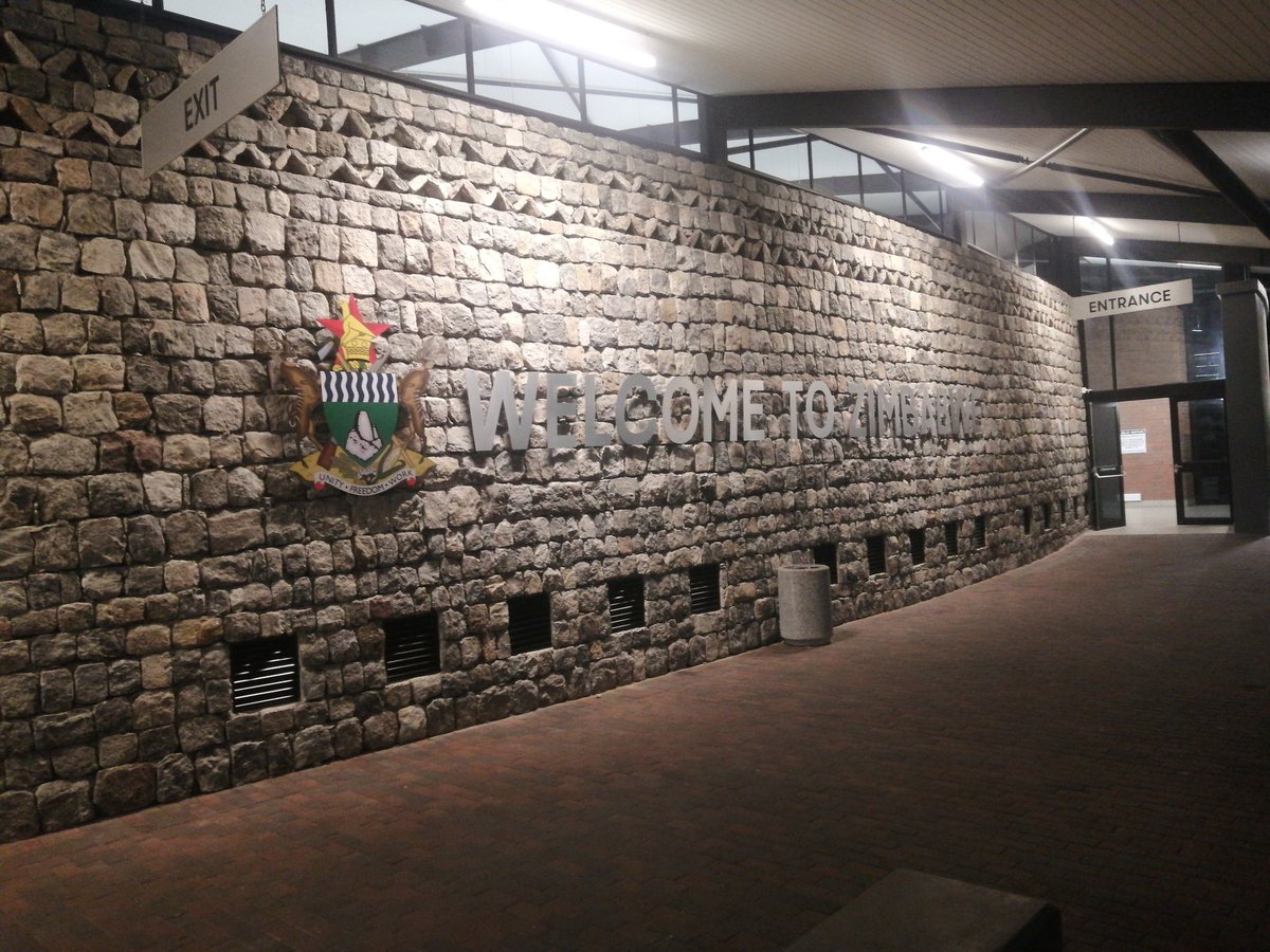 bbcrossing's tweet photo. Was at the Private Cars Arrivals Terminal around 0200hrs. It was so quiet.
Why not share with us your photo when you passed through Beitbridge. https://t.co/GF5gke3jML