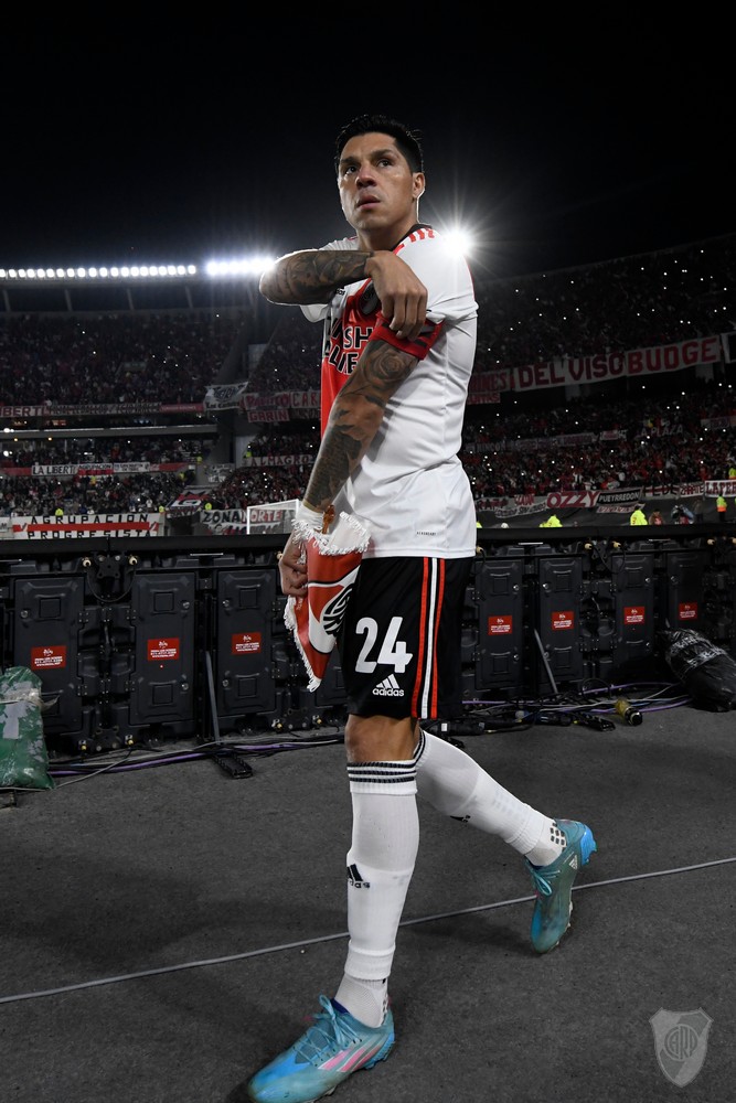 javierteijo's tweet photo. SIEMPRE SERAS UNO DE NOSOTROS! 
GRACIAS ENZO! 
#24 #RiverPlate  #enzoperez 🐓 https://t.co/7KXd6jNsEA