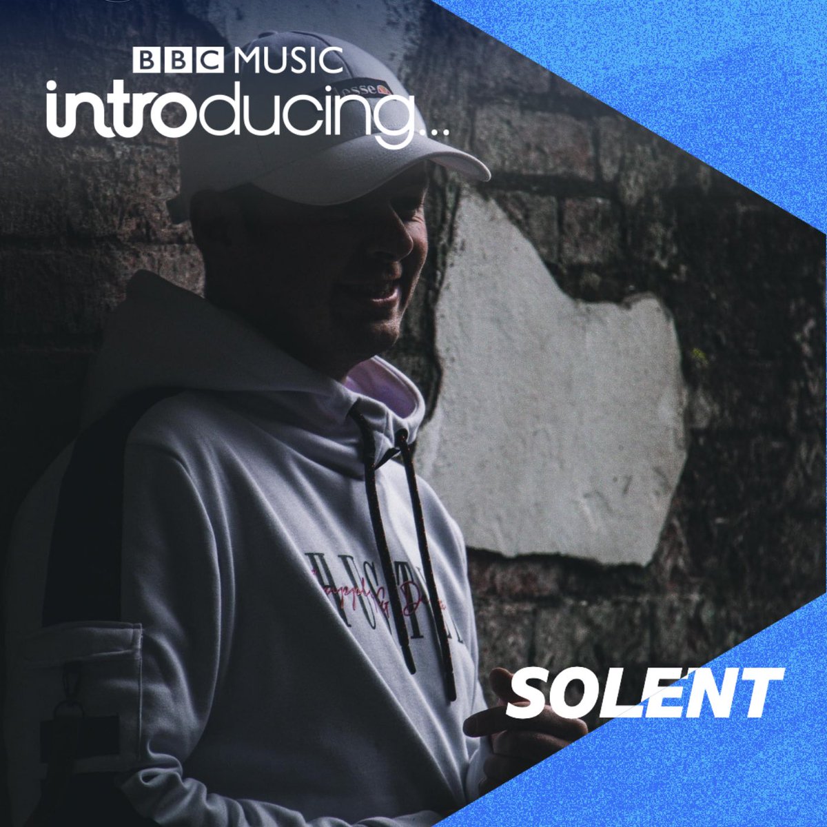 Zephyr_dnb's tweet photo. 2024 is the best year of my life 

Tomorrow im a featured artist on 3 radio stations and one of them is bbc solent🥹🥹 https://t.co/LsOLlAPzR4