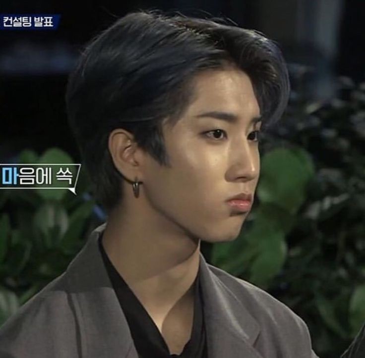 linoarashi's tweet photo. a necessary thread of han jisung's tan skin because he's so beautiful 🤍 https://t.co/rYP8og9Mpm