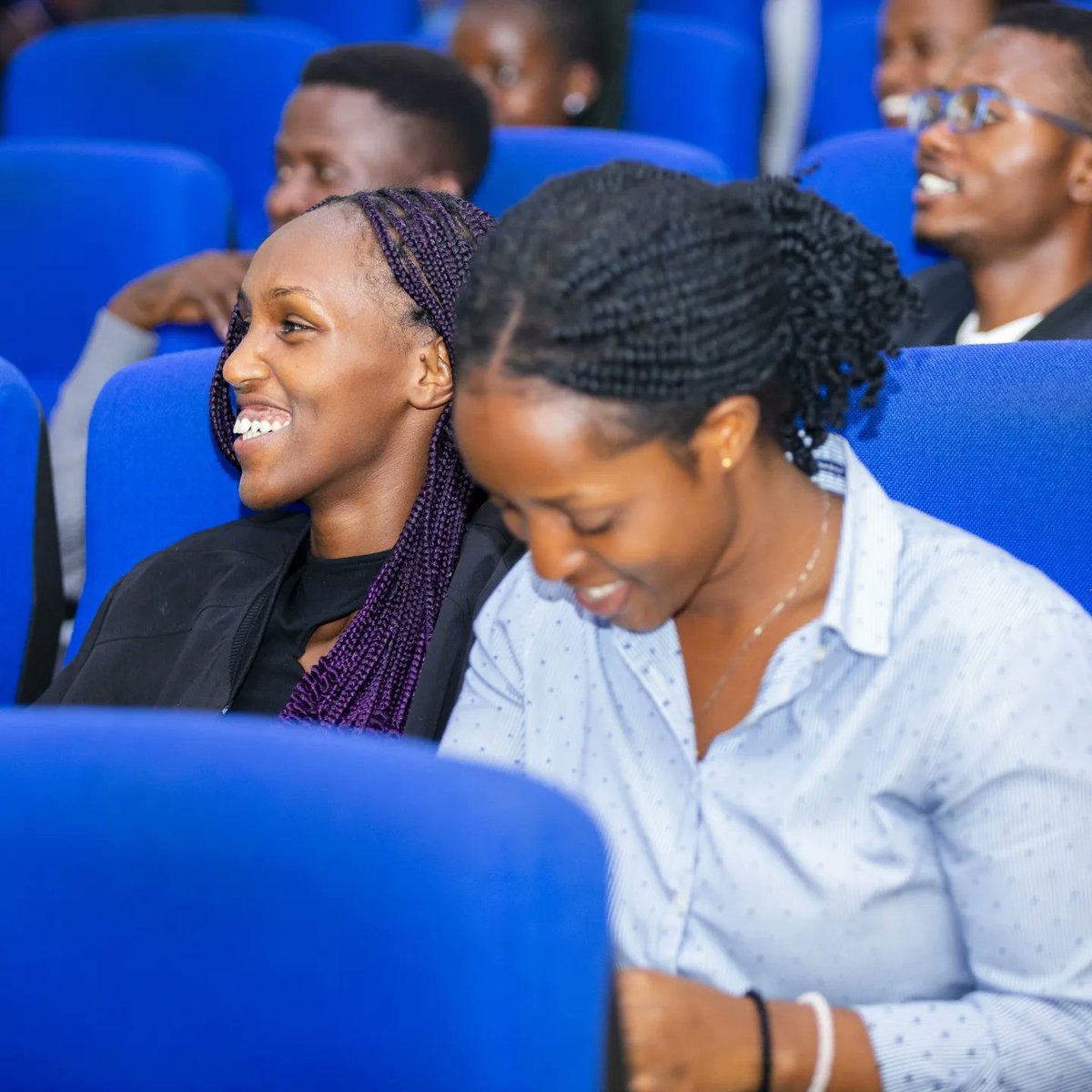 AndyBumuntu's tweet photo. Just had a powerful conversation with students from @urcst about STAYING SOBER
#Tunyweless isn't just a campaign but a lifestyle
3 things make up success: WILL(ubushake)- POWER(ubushobozi) -FOCUS(kutarangara)
One of many enemies of FOCUS is ALCOHOL
#alcoholawareness
#SoberJanuary https://t.co/n5koTQhF1S