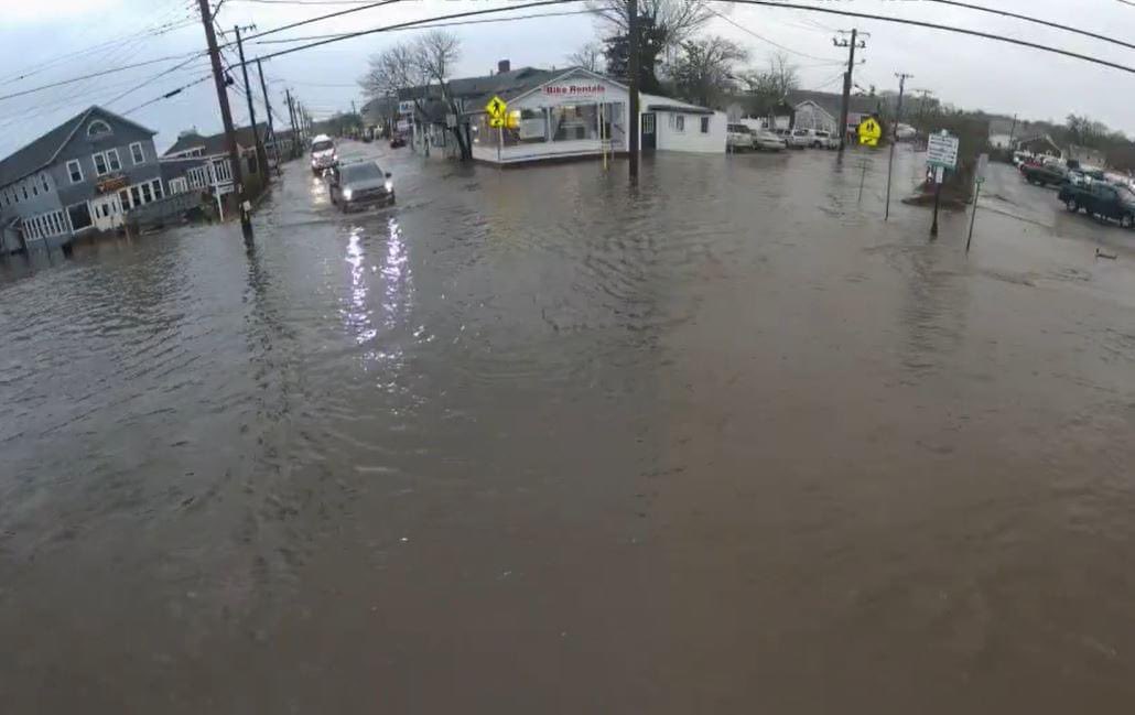 DukesCountyEM's tweet photo. Due to heavy rainfall the following areas on #MarthasVineyard are impacted:
#TISBURY: 5 Corners is flooded. Use good judgment & avoid driving thru
#EDGARTOWN: Chappy Ferry is temporarily out of service until 1:30PM. Atlantic Dr. is closed
#ThisIsEM #EmergencyManagement #Mawx #MVY https://t.co/J6QcNfZDTi
