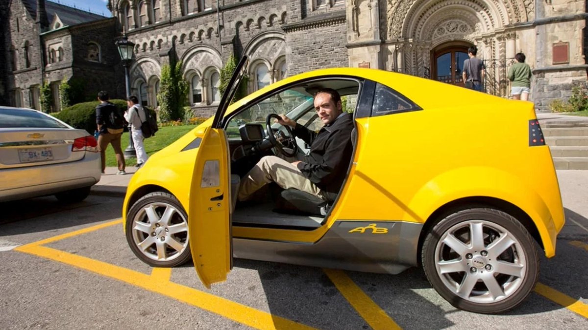 Canada will need hundreds of thousands of public EV charging ports by 2035. 🚗🔌 @ECEUofT professor Olivier Trescases shares insights on the challenges of expanding the nation’s charging infrastructure in this @CBCNews article: uofteng.ca/cidsMd