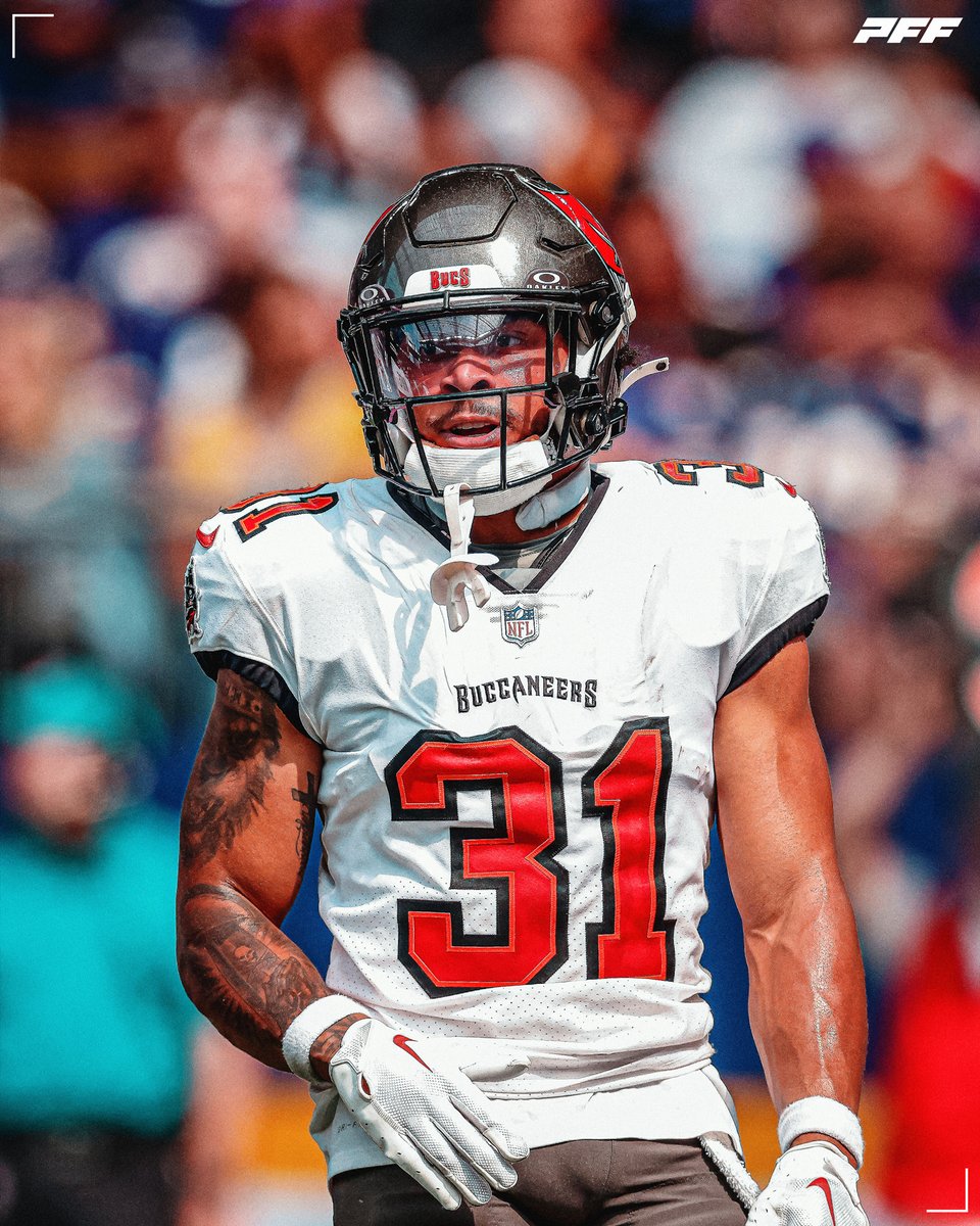 PFF_Buccaneers's tweet photo. Antoine Winfield Jr.: PFF's All-Pro Safety this season 💪 https://t.co/VeIlSGPIal