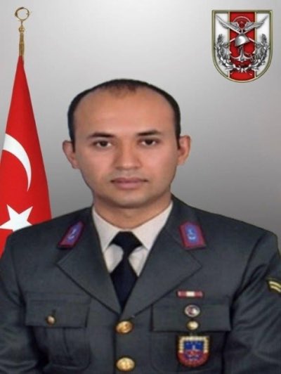TrBirilerivar's tweet photo. 2016 yılında Diyarbakır/Sur'da Şehit düşen Astsubayımız Metin Kıldış. 🇹🇷

Aziz Ruhun Şad Olsun https://t.co/o8LzMsNPM3