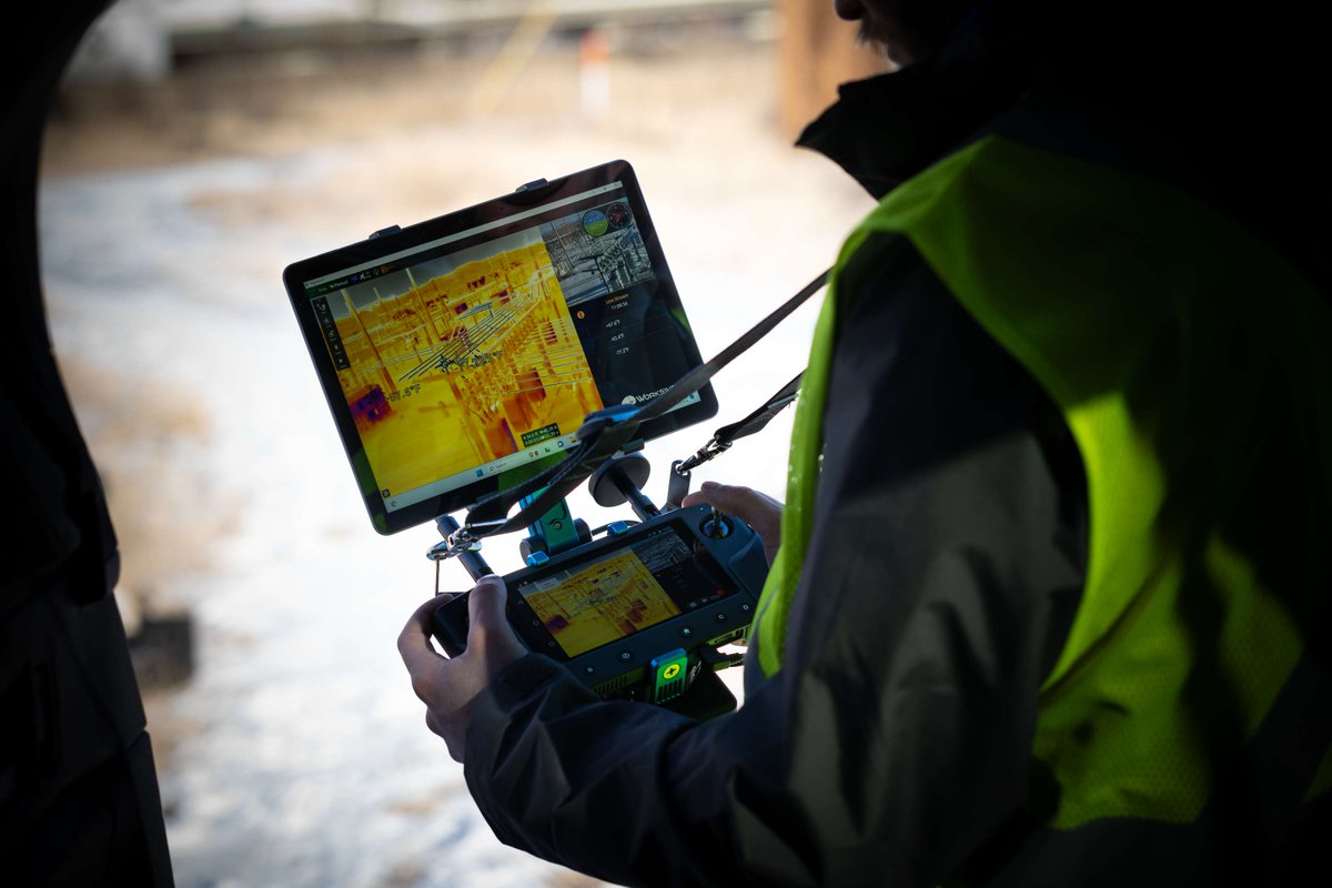 Experience the practicality of Vision Aerial's Herelink Tablet Mount in action. Designed to fit seamlessly into your workflow, enhancing visibility without complication. 

For more information:
ow.ly/kply50QpCgA

#Herelink  #DronePilots #CubePilot  #DroneServiceProviders