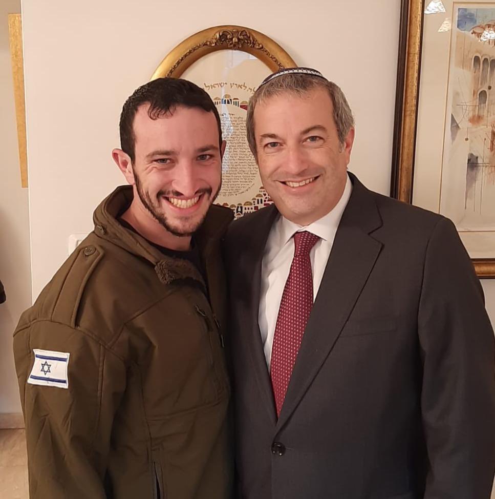 AriBermanYU's tweet photo. My son Yehuda is a combat reservist who was called up to service on October 7th. This is the first time I have seen him since he went off to war. I love you and am so proud of you Yehuda. May Hashem keep you safe. https://t.co/Vo9BLWZTCj
