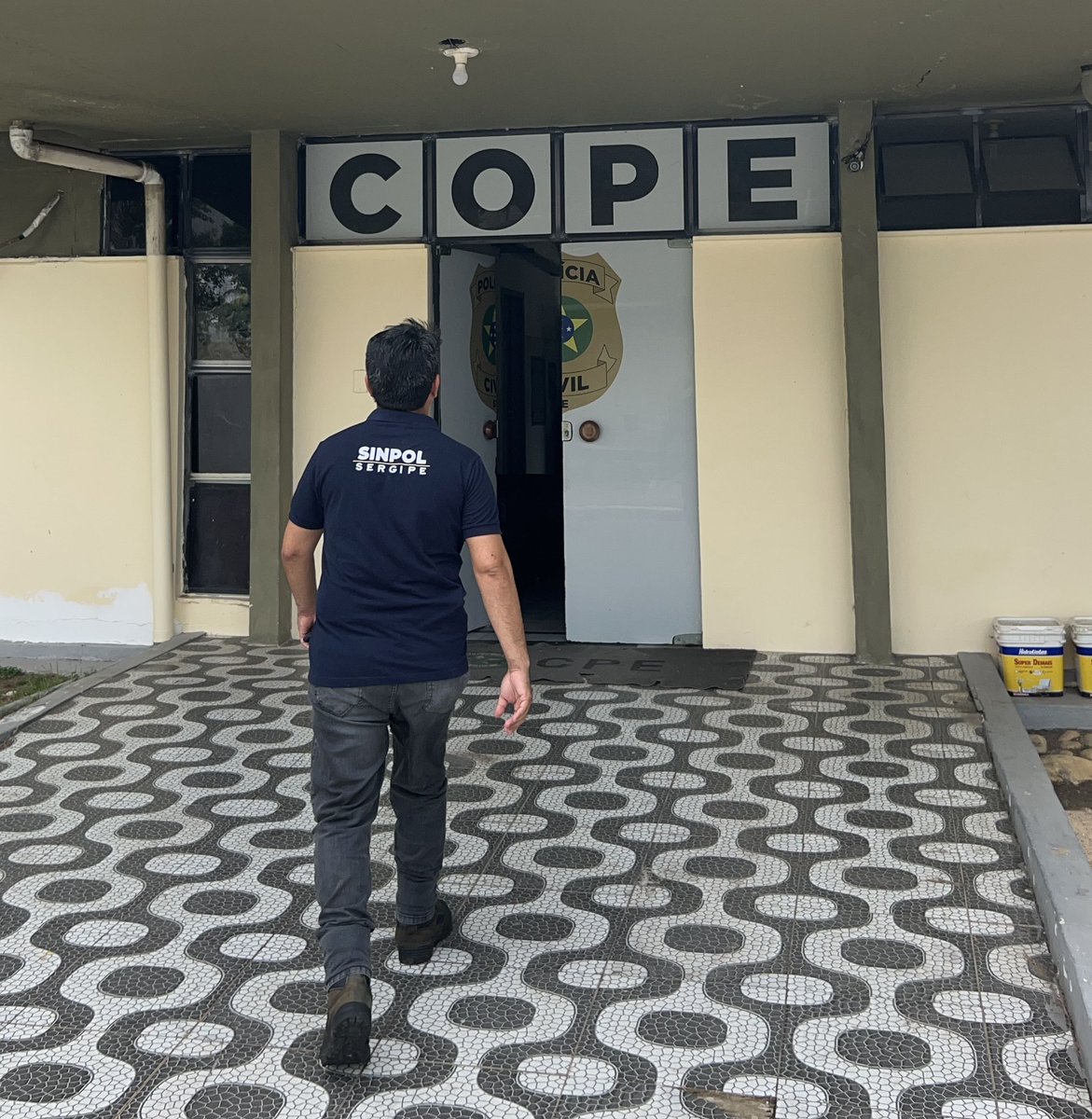 sinpolsergipe's tweet photo. A quarta-feira foi dia de visitar o COPE e fortalecimento do diálogo com a categoria. Continuaremos percorrendo unidades policiais para tratar de assuntos de interesse dos policiais civis de Sergipe. https://t.co/PfOVU7CAy0