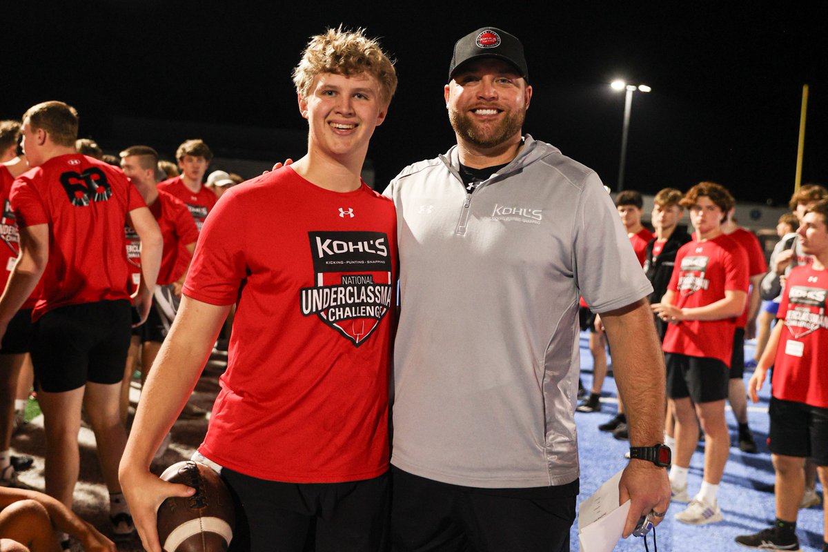 Day 1 // Competition Winner
Kohl's National Underclassman Challenge

🏆 LS: Baade

#KohlsShowcase