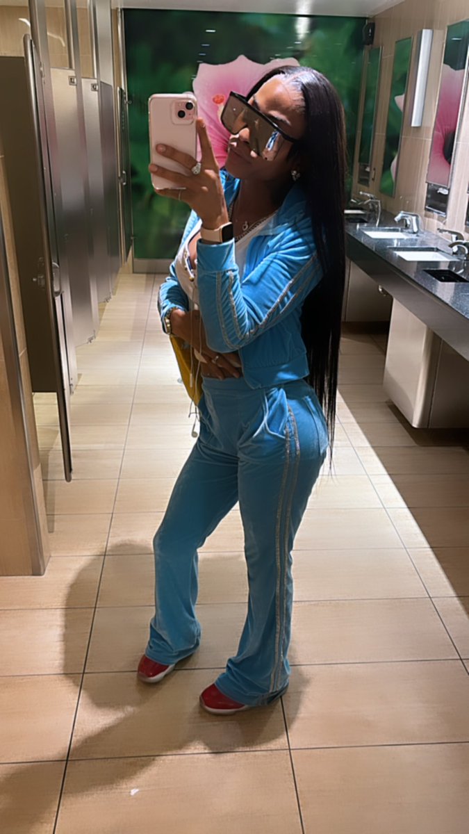 Princess2prett's tweet photo. Who’s in Tampa Florida 👀 https://t.co/CWssipPepd