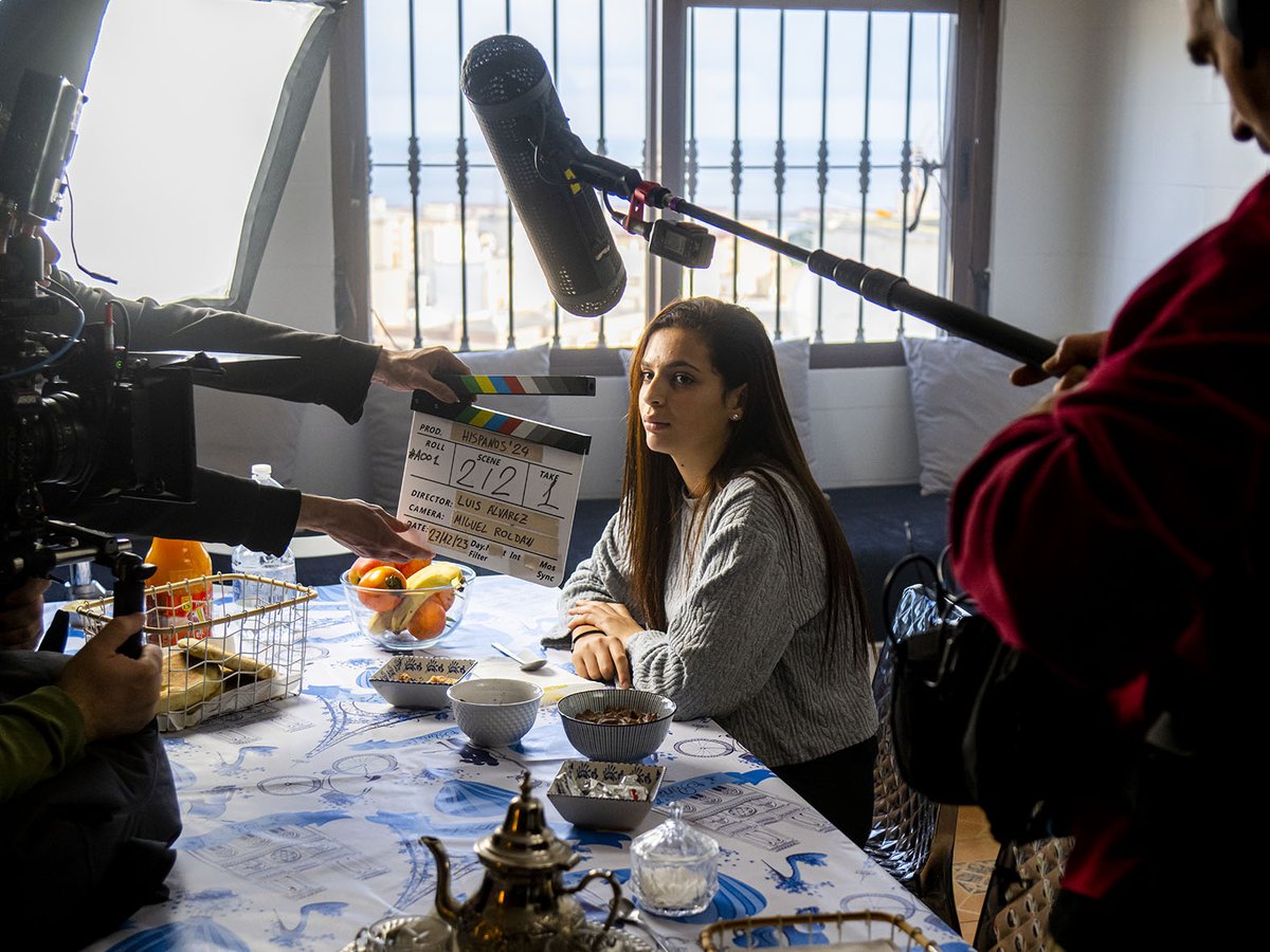 RFEBalonmano's tweet photo. 🎬📽️ ¡Gracias por implicaros como lo habéis hecho en el rodaje de #SoloFaltasTú! ¡Sin vosotros no habría sido posible! ❤️

🙏 @adiarmedia, @Balearia, @MazdaEspana #KoniMotor, @BalonmanoCeuta y @GobiernodeCeuta 

🎬📽️ https://t.co/sXHutsERTc

#SoloFaltasTú #HereToPlay @EHFEURO https://t.co/CAITTSG2hC