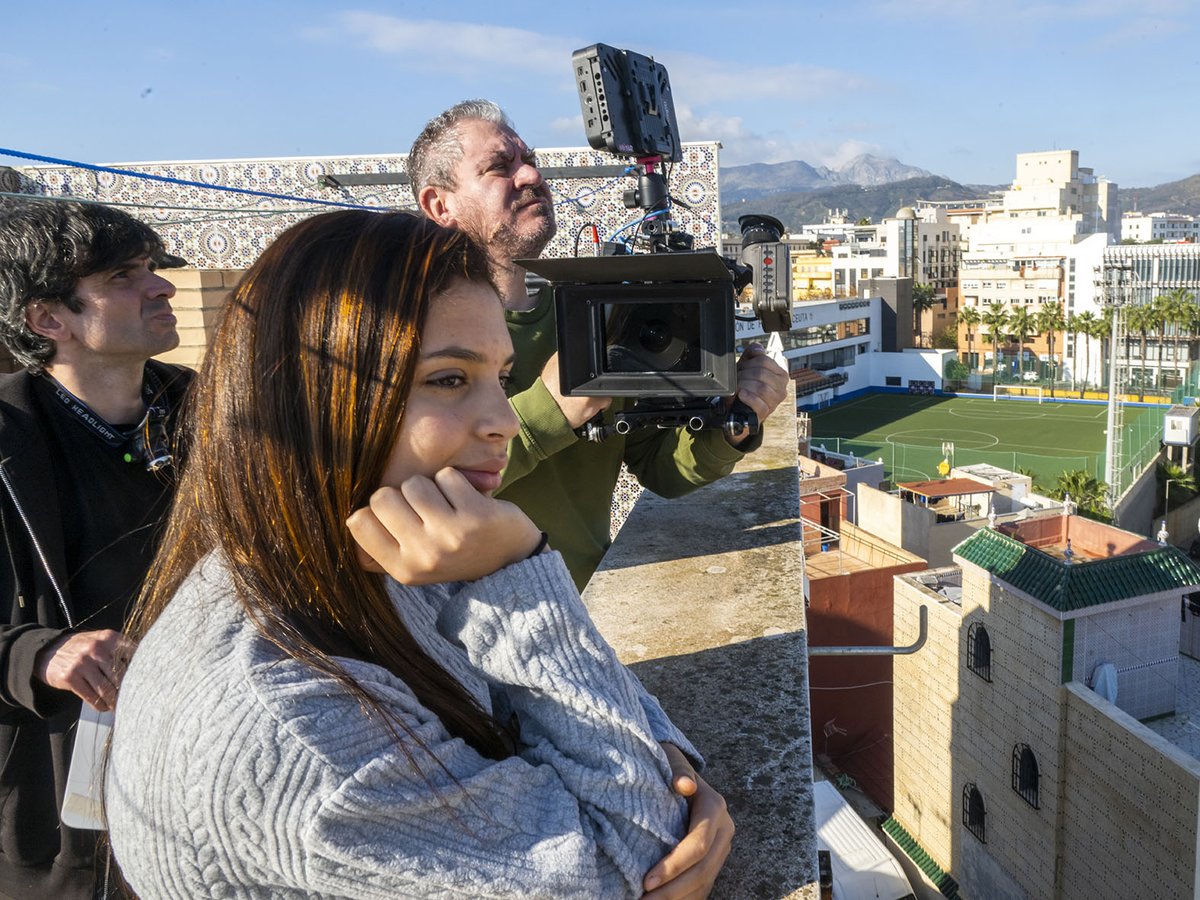 RFEBalonmano's tweet photo. 🎬📽️ ¡Gracias por implicaros como lo habéis hecho en el rodaje de #SoloFaltasTú! ¡Sin vosotros no habría sido posible! ❤️

🙏 @adiarmedia, @Balearia, @MazdaEspana #KoniMotor, @BalonmanoCeuta y @GobiernodeCeuta 

🎬📽️ https://t.co/sXHutsERTc

#SoloFaltasTú #HereToPlay @EHFEURO https://t.co/CAITTSG2hC