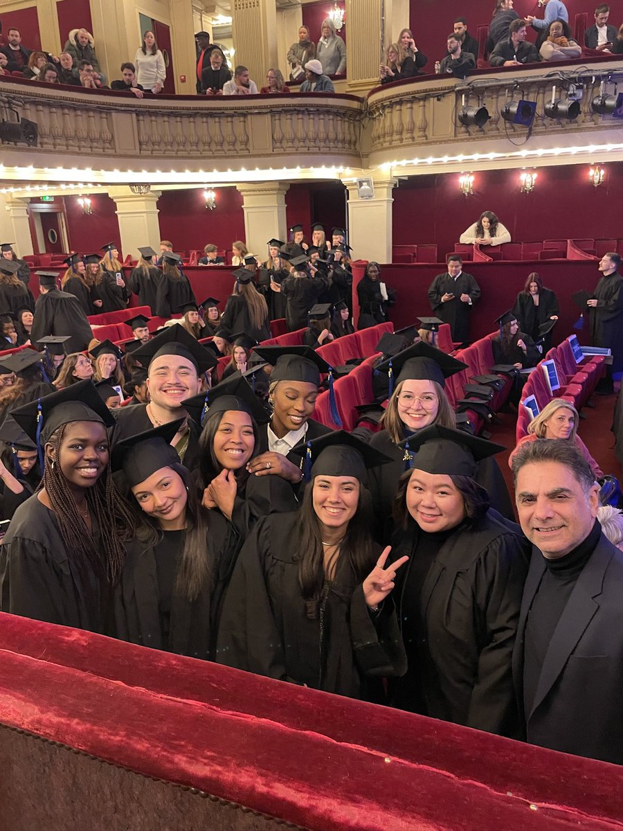 ECSParis's tweet photo. Remise des diplômes de la Promo 2022-2023🧑‍🎓
Sous le marrainage de Madame Mercedes ERRA🤩
Avec notre président Monsieur Franck PAPAZIAN 🙌
Félicitations à nos brillants diplômés👏
Merci à notre maîtresse de cérémonie et directrice de l'ECS Paris, Anne-Sophie FERRON 🤗 #ECSPARIS https://t.co/afJQ80uS03