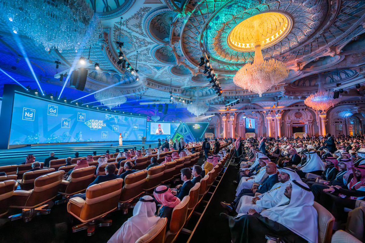 BAlkhorayef's tweet photo. تشرفت بافتتاح مؤتمر التعدين الدولي بنسخته الثالثة، برعاية مولاي خادم الحرمين الشريفين -حفظه الله- والذي أعلنا خلاله عن ارتفاع قيمة الثروات المعدنية المقدرة في المملكة بنسب�� 90%، لتصل إلى 2,5 تريليون دولار، في إنجاز مهم يعكس الإمكانات الكبيرة التي تتمتع بها المملكة في قطاع التعدين https://t.co/JrSq13oLJt