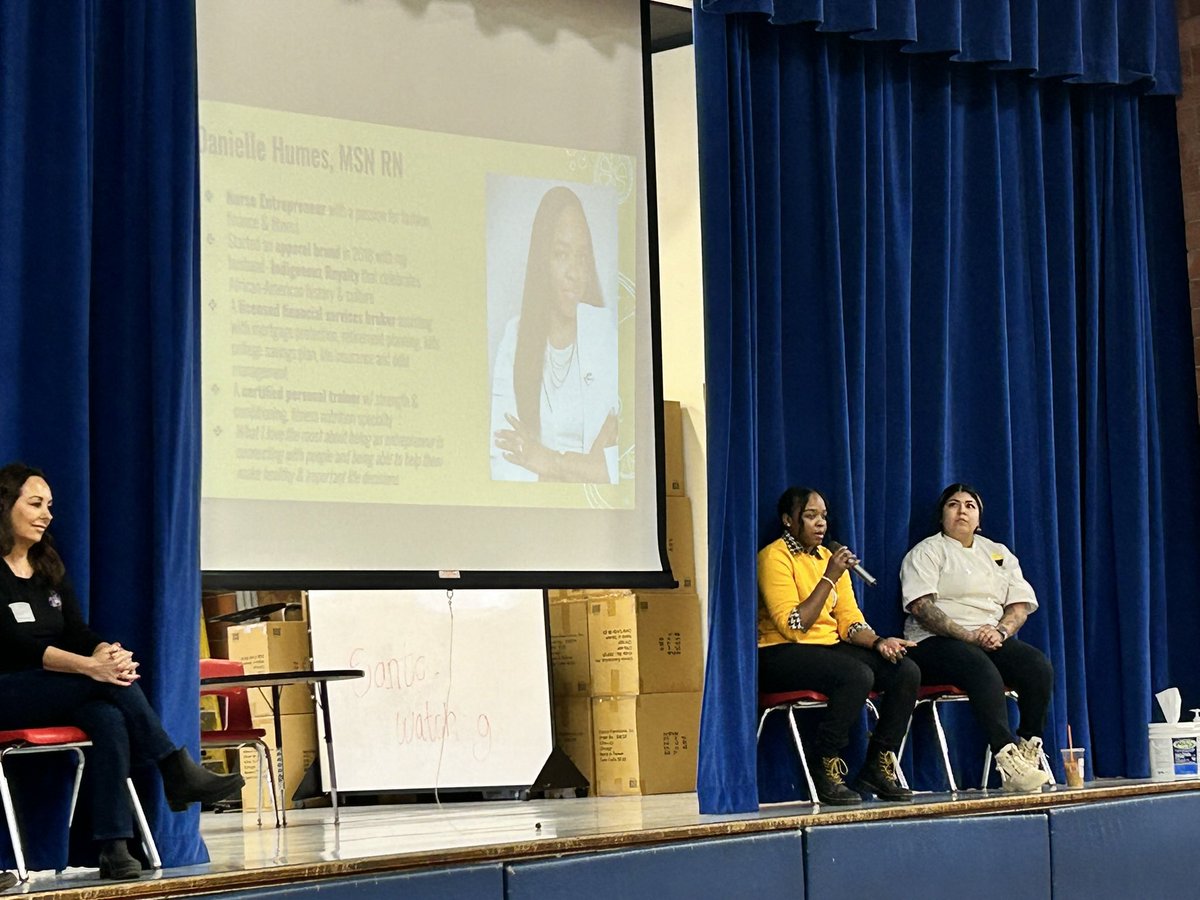 Julie Januszyk tweet media