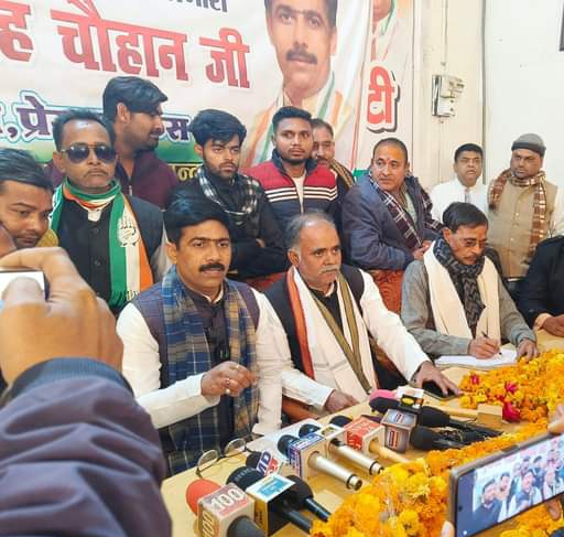 inc_pramod298's tweet photo. नव नियुक्त प्रभारी श्री @mukeshS_chauhan जी के प्रथम जनपद आगमन पर स्वागत एवम् बधाई...
महोदय, आपका अनुभव सहयोग और मार्गदर्शन कार्यकर्ताओं के संघर्ष को निश्चित ही नई दिशा देकर और मजबूत करेगा..

@INCUttarPradesh
@kashikirai @nakuldubeyup https://t.co/GlPhfcUVvu