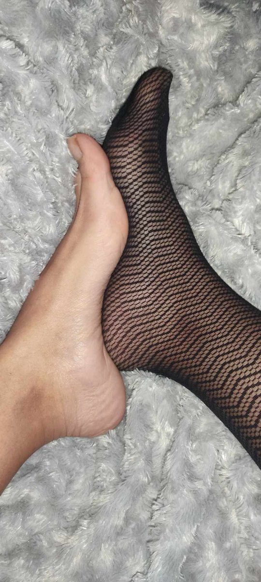 AltesseIoanna's tweet photo. 😈A mes pieds tout de suite chien!!
#soumis #soumission #moneyslave #dogslave #paypics #cashpig #moneymiss #femdom #findom #domina #fetichistepied #feet #feetpics #feetlover https://t.co/o7UpejV7Q2