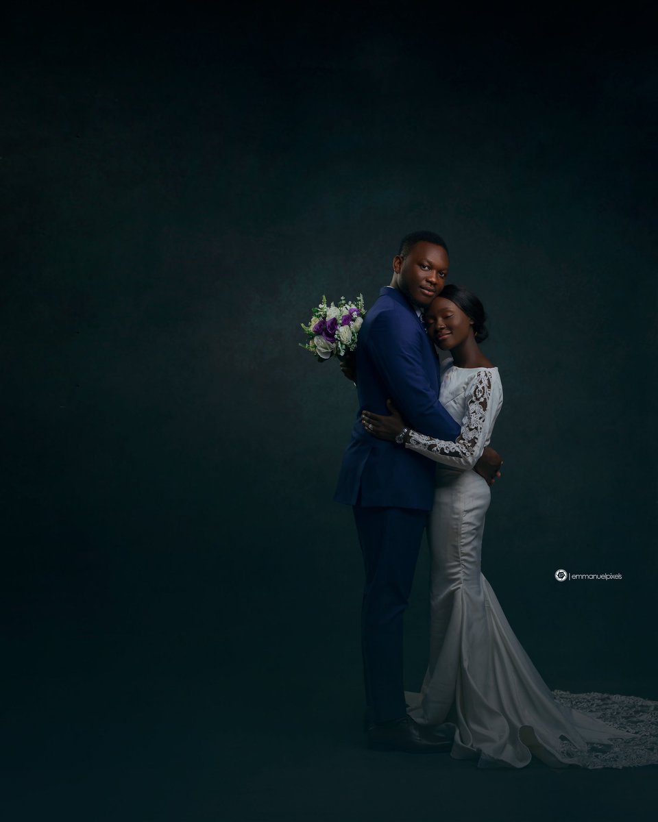 Epstudios_ng's tweet photo. "We loved with a love that was more than love." — Edgar Allan Poe

#mummyzee #emmanuelpixels #love #wedding https://t.co/1zIEqmP1TM