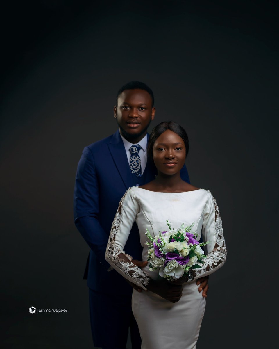 Epstudios_ng's tweet photo. "We loved with a love that was more than love." — Edgar Allan Poe

#mummyzee #emmanuelpixels #love #wedding https://t.co/1zIEqmP1TM