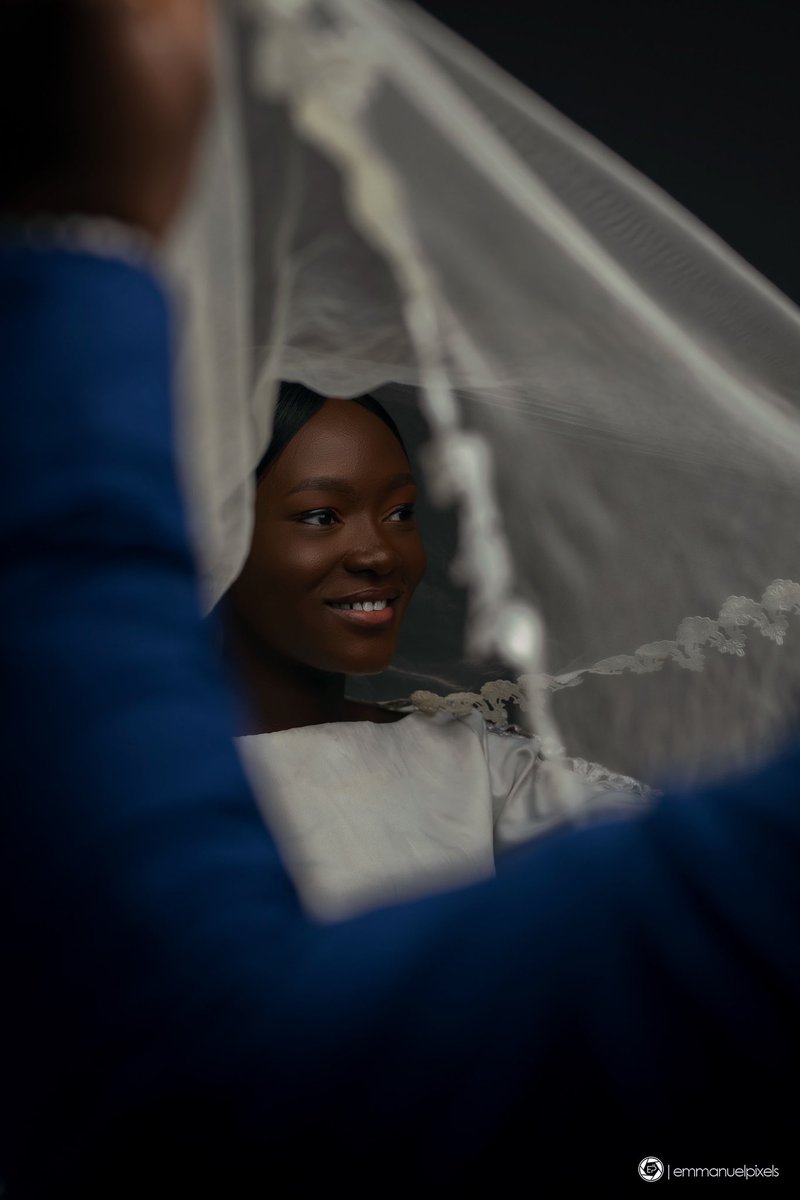 Epstudios_ng's tweet photo. "We loved with a love that was more than love." — Edgar Allan Poe

#mummyzee #emmanuelpixels #love #wedding https://t.co/1zIEqmP1TM