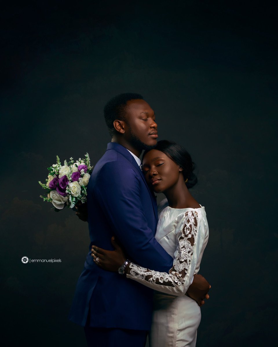 Epstudios_ng's tweet photo. "We loved with a love that was more than love." — Edgar Allan Poe

#mummyzee #emmanuelpixels #love #wedding https://t.co/1zIEqmP1TM