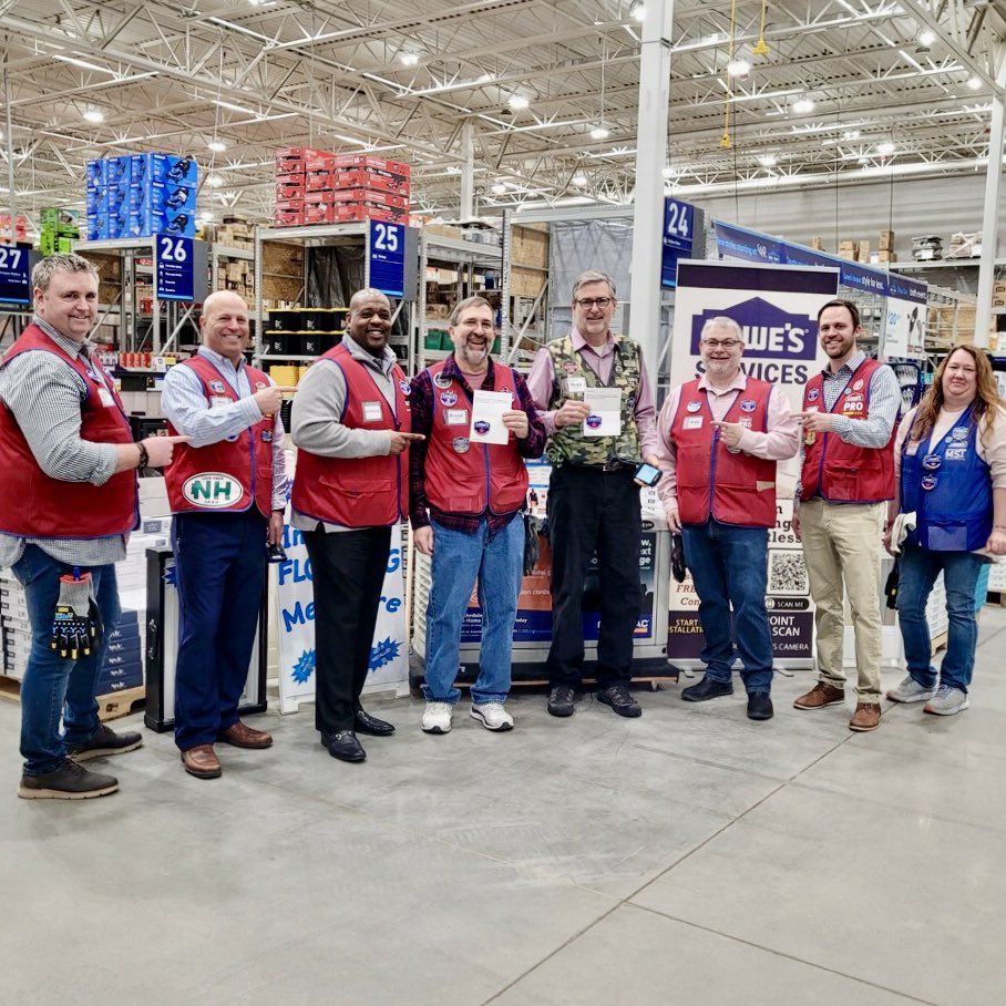 Great visit today , RVP Anthony recognizing  Bruce and Russ today <a href="/2322/">Brianna Woods</a>.  Thank you  for all you do . <a href="/Anthony_Battle1/">Anthony Battle</a> <a href="/AndyBlier2322/">Andy B</a> <a href="/BDabrieo/">Brian Dabrieo</a> #HungryToWin