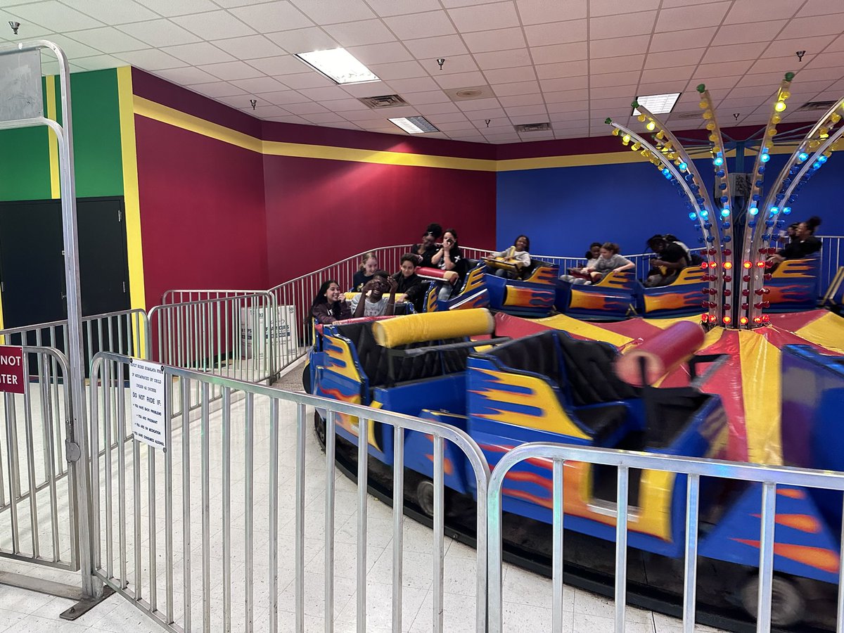 bcolescience's tweet photo. @EastGarnerMMS we felt centripetal force and unbalanced forces. We just don’t know it yet! It’s the prior knowledge that didn’t know they knew https://t.co/IdXYZoHHMW