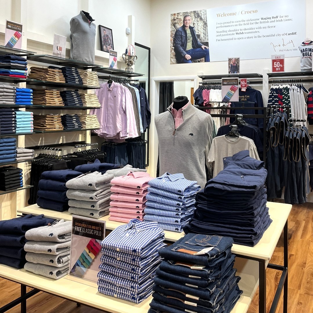 Our brand new @RagingBullLtd store has stormed into St David's for 2024! Founded by ex-England rugby player @Phil_Vickery, their collection of effortless menswear is the perfect way to update your wardrobe for the year ahead. #StDavidsCardiff