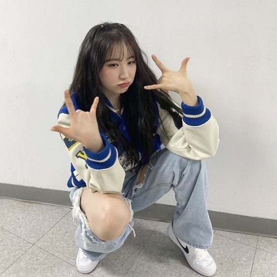 Happy Birthday to the queen herself, Lee Chaeyeon! 🎂
Your happiness and smile brings us so much joy, and we only want the best for you. May you receive all the love in the world today, because you deserve all the wonderful things in life. We love you 🩷