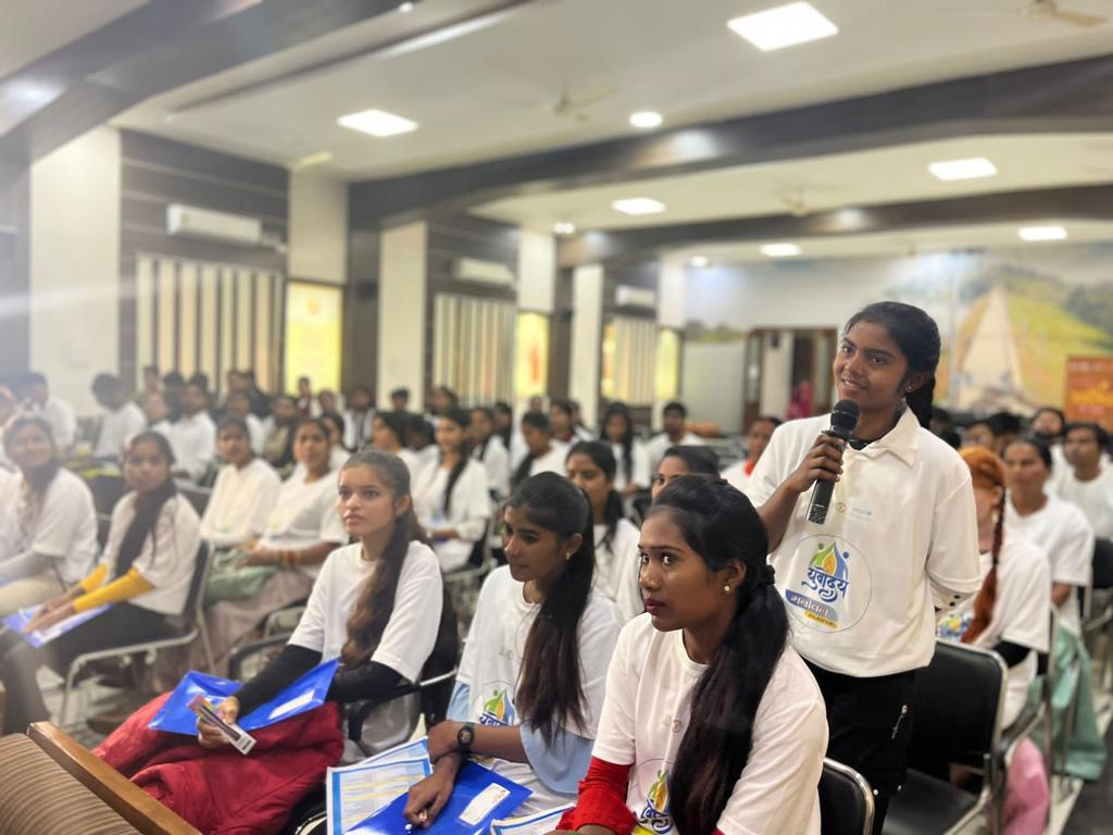 Prof <a href="/DeepakTeraiya/">Deepak Teraiya 'ઉદ્દીપક'</a>-led स्वयंसेवा से स्वयंसिद्ध workshop boosted volunteers' selfless service spirit for community development to foster positive change

It marked the launch of Yuvoday Manobal, an initiative by <a href="/BilaspurDist/">Bilaspur</a> &amp; <a href="/UNICEFIndia/">UNICEF India</a>, with 112 volunteers joining the cause